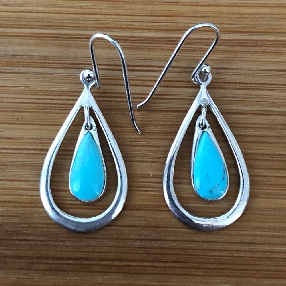 $62 2 Pair Designer Estate Earrings Sterling Silver - Picture 5 of 5
